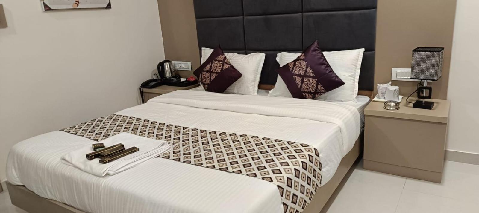 Hotel Royal Square جاندي نجر المظهر الخارجي الصورة