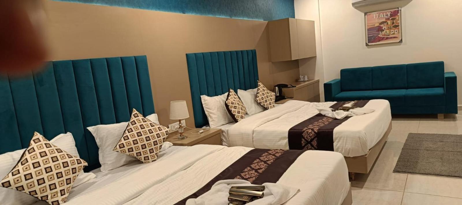Hotel Royal Square جاندي نجر المظهر الخارجي الصورة