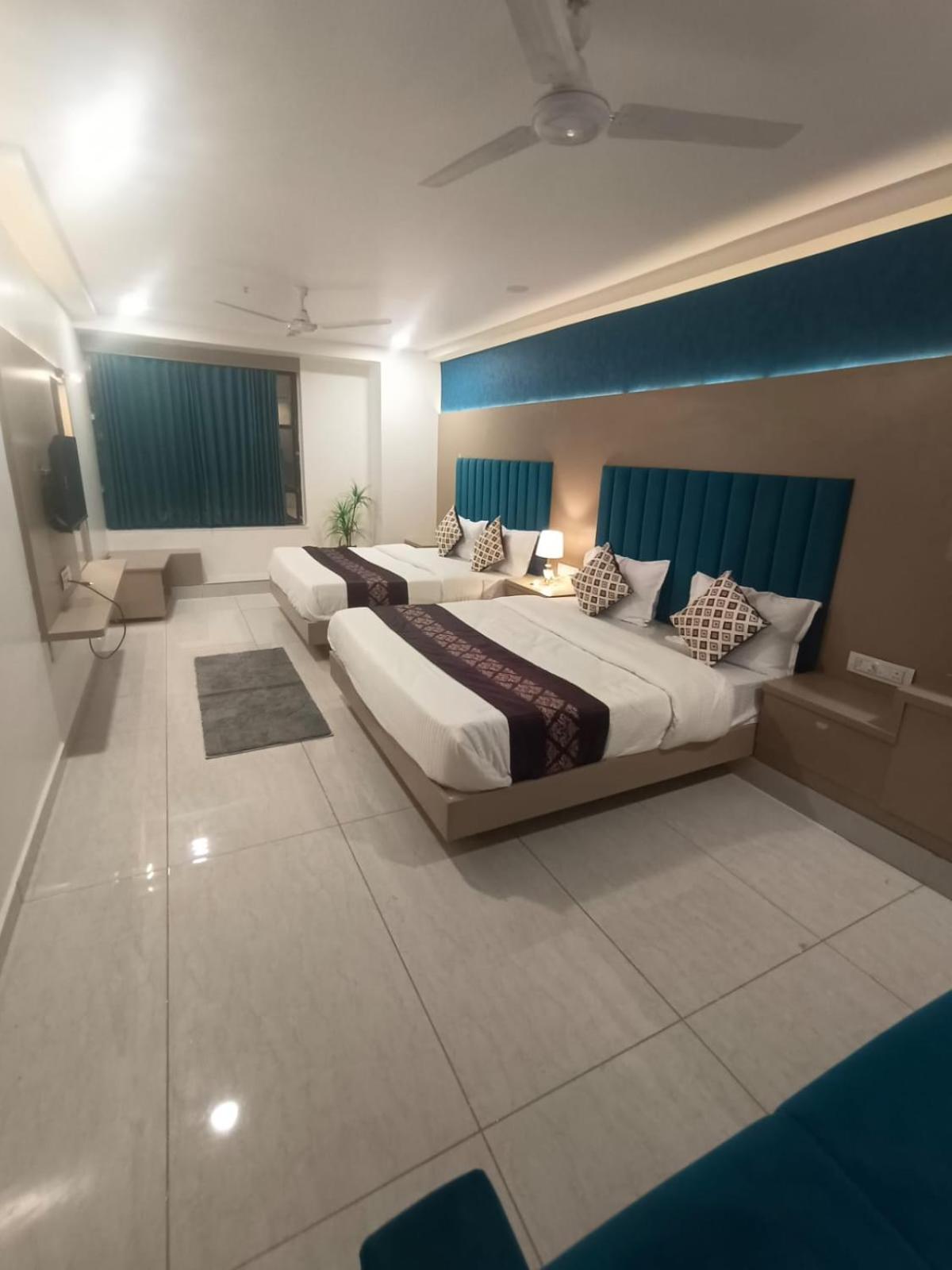 Hotel Royal Square جاندي نجر المظهر الخارجي الصورة