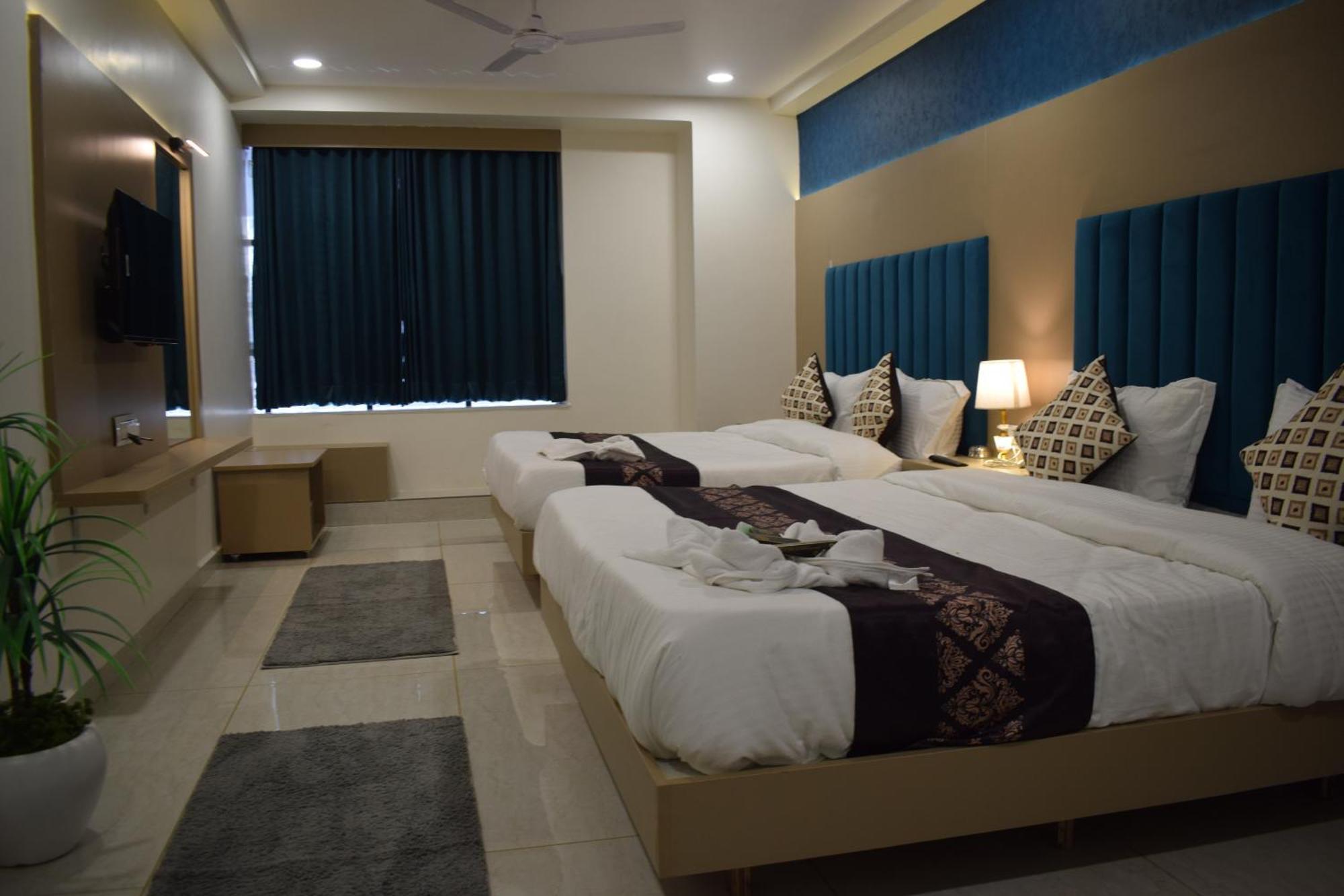 Hotel Royal Square جاندي نجر المظهر الخارجي الصورة